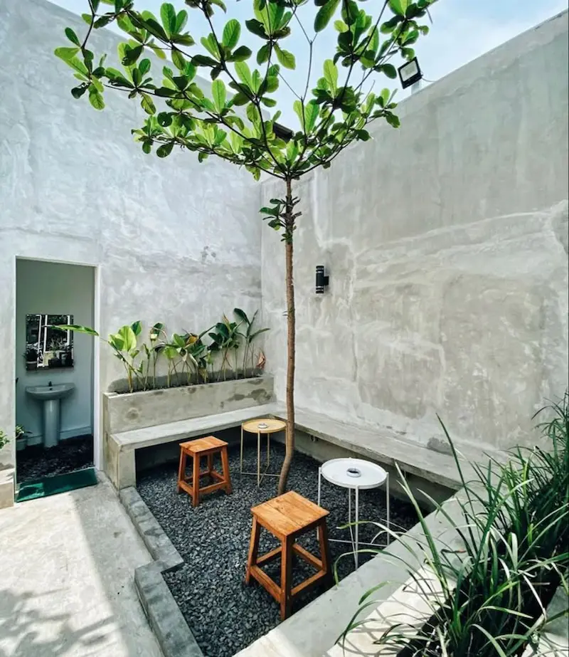 Industrial Cafe-Style Terrace Decoration